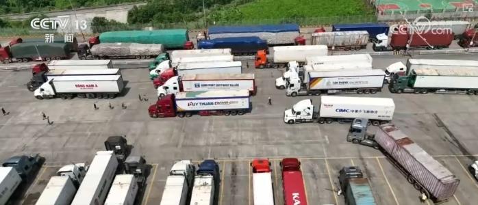 火熱的口岸貿(mào)易 中越經(jīng)貿(mào)往來的真實寫照