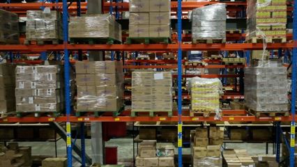 跨境電商“加速跑” 直擊上海港進出口商品中轉倉，透視貿易新脈動